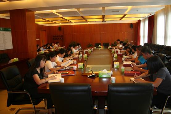 尊龙凯时党委召开党务事情者培训交流会