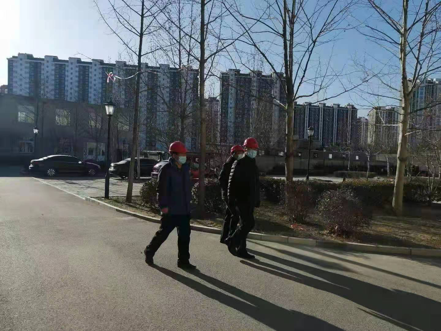 尊龙凯时控股党委书记、董事长马云虎带队到重点企业检查疫情防控事情及工程希望情形