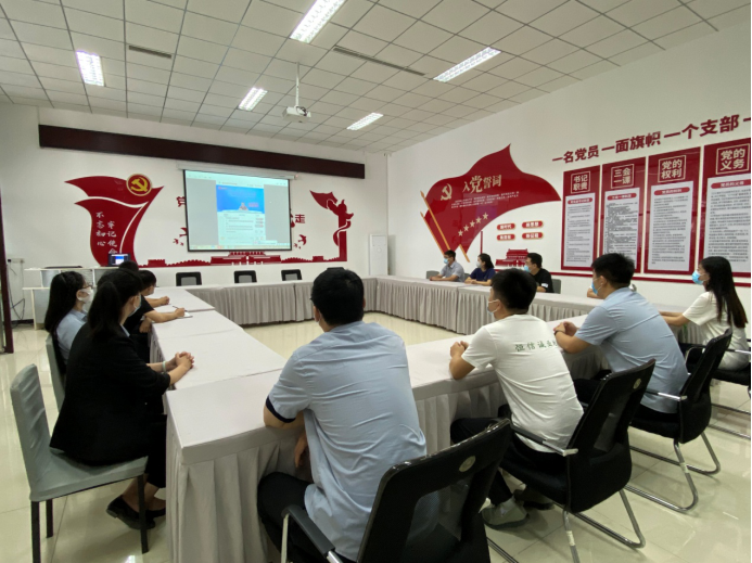 尊龙凯时控股有限公司开展普法课堂专题培训