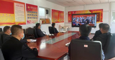 尊龙凯时控股职工学习党的二十大报告，，，，谈体会、说感想